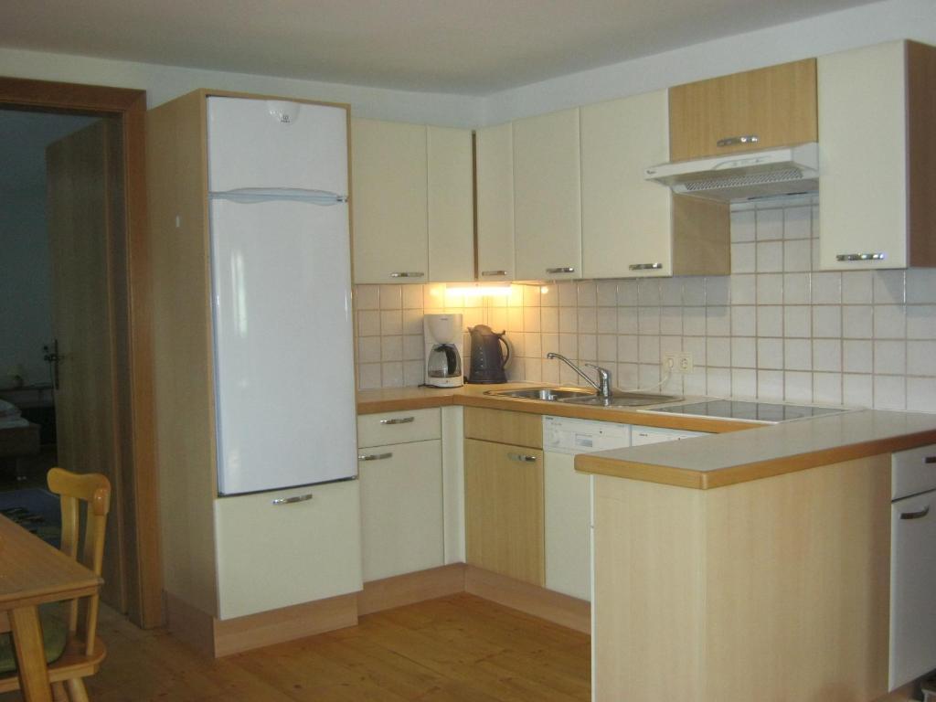 Ferienwohnungen Huber Weyregg Room photo